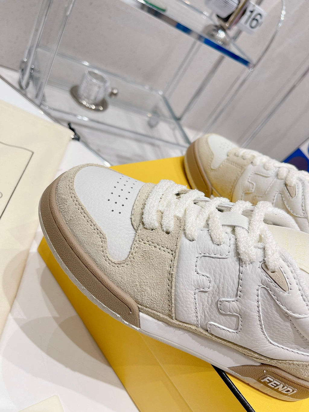 FENDI CASUAL SNEAKER IN WHITE CALFSKIN AND TAN BROWN SUEDE