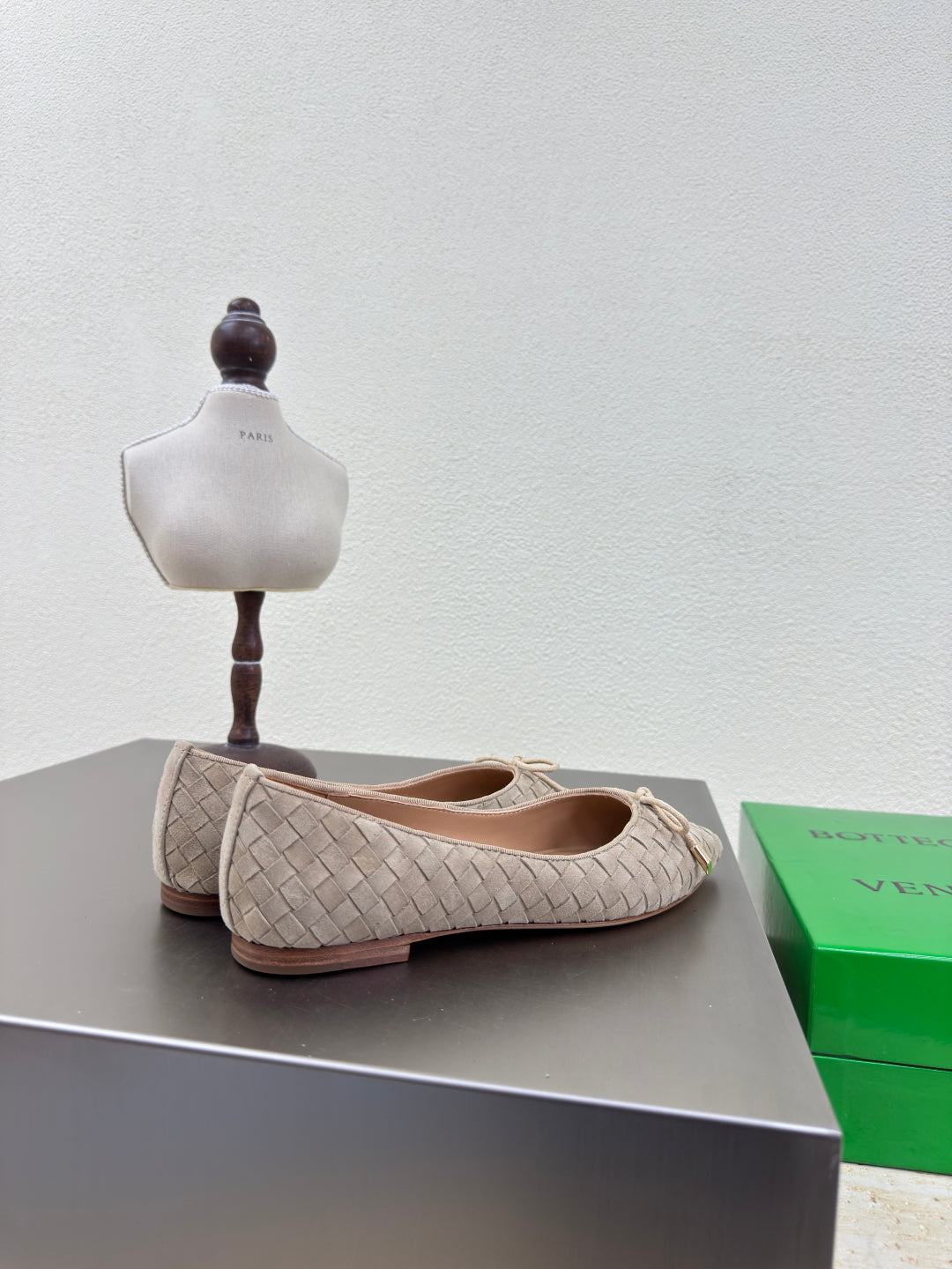 BOTTEGA VENETA BALLET FLAT IN LIGHT BROWN INTRECCIATO SUEDE WITH BOW
