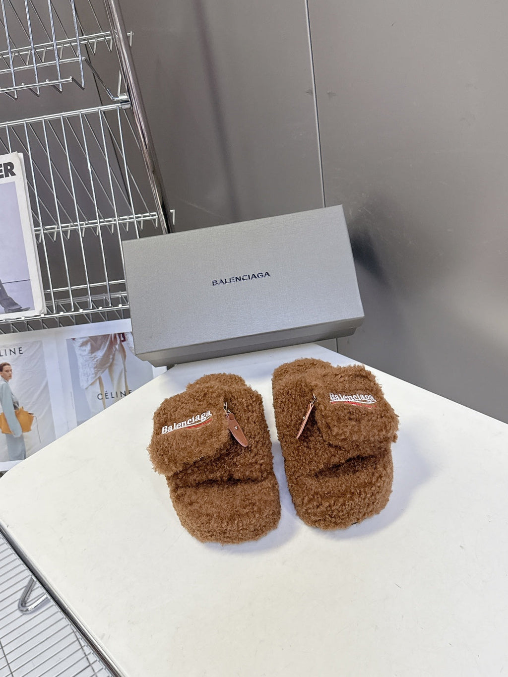 BALENCIAGA 25S SLIPPERS IN BROWN FAUX SHEARLING