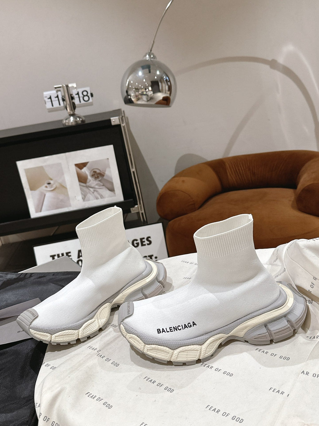 BALENCIAGA 25S SPEED TRAINER SNEAKERS 55 MM IN WHITE AND GREY KNIT