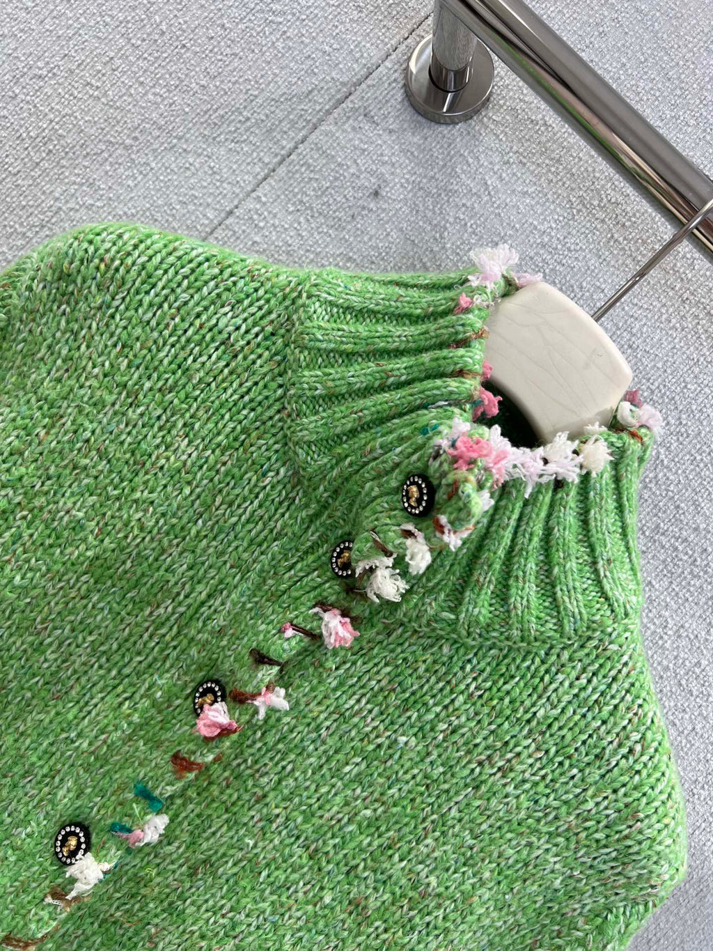 CHANEL 25S KNITTED CARDIGAN 233199
