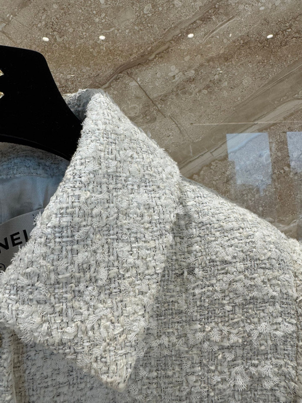 CHANEL 25S TWEED COAT 320
