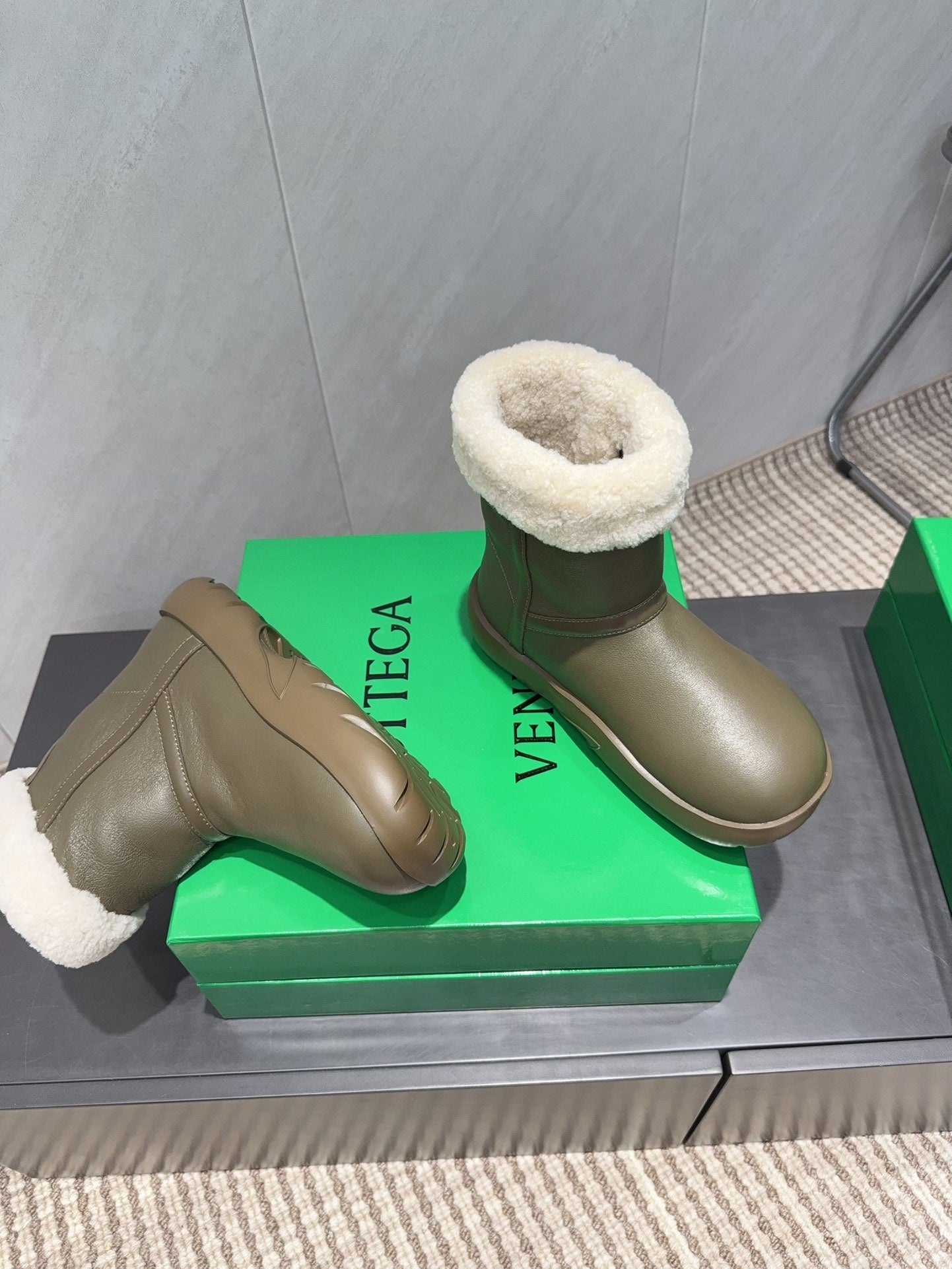 BOTTEGA VENETA 26S FUR-LINED ANKLE BOOTS IN WARM GREY BROWN CALFSKIN AND WHITE WOOL