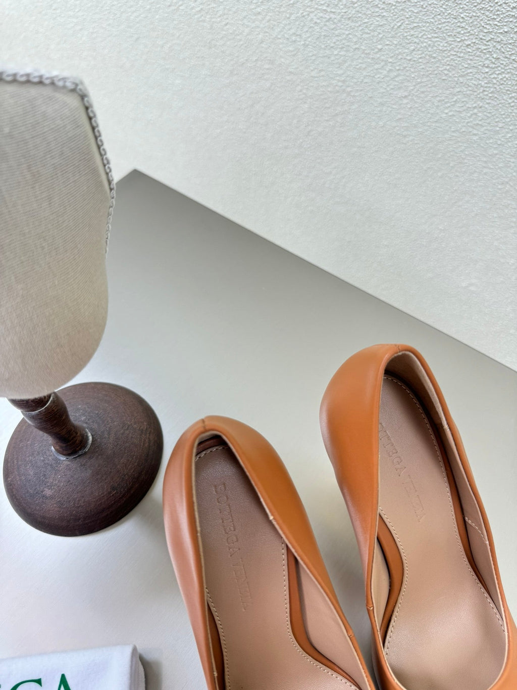BOTTEGA VENETA KNOT HIGH PUMP IN BRONZE BROWN AND GOLD METAL HEEL 9 CM