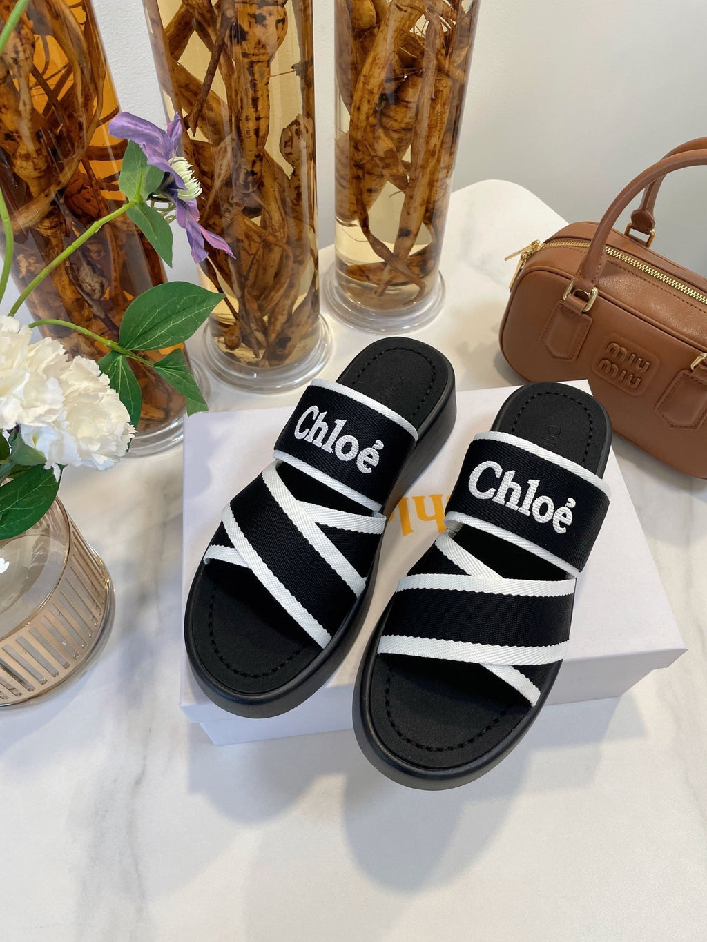 WOODY WEDGE SANDALS IN BLACK MIX WHITE CANVAS WITH RUBBER SOLE