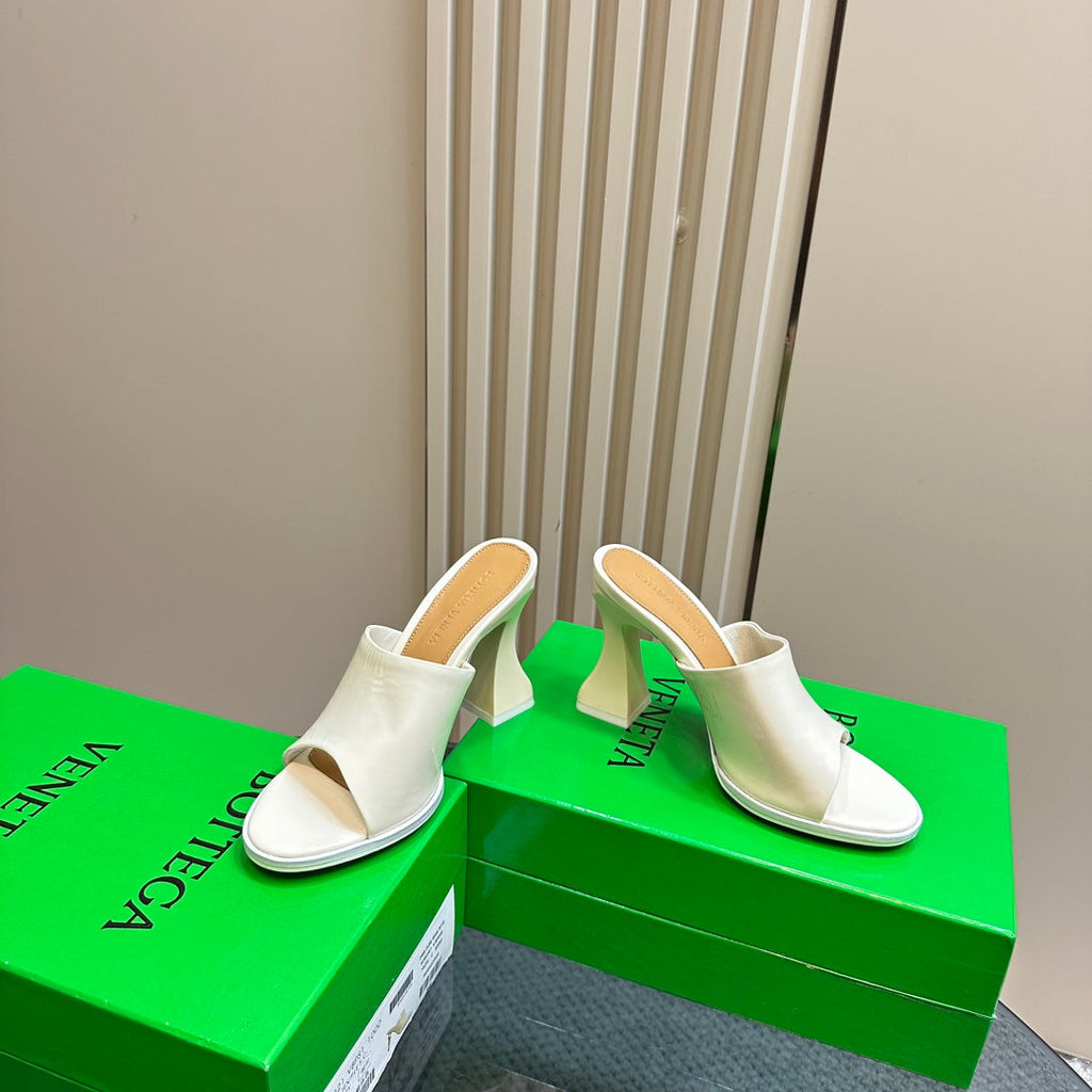 BOTTEGA VENETA HIGH MULE 95 MM IN WHITE CALFSKIN