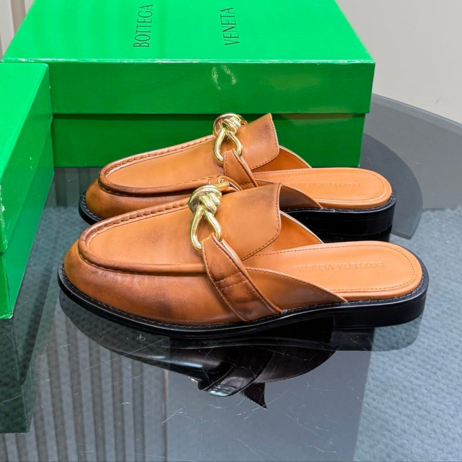 BOTTEGA VENETA ASTAIRE MULE IN CINNAMON BROWN CALFSKIN WITH GOLD HARDWARE