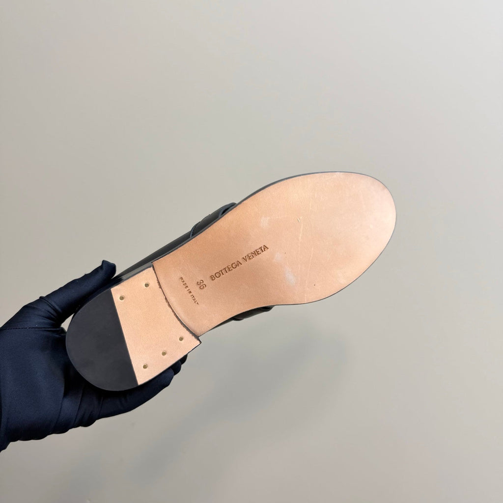 BOTTEGA VENETA ASTAIRE LOAFER IN WHITE MIX BLACK CALFSKIN