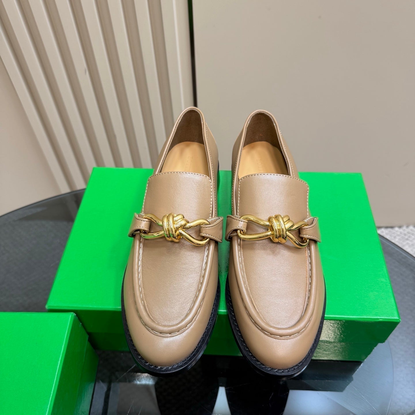 BOTTEGA VENETA ASTAIRE LOAFER IN LIGHT BROWN CALFSKIN WITH GOLD HARDWARE