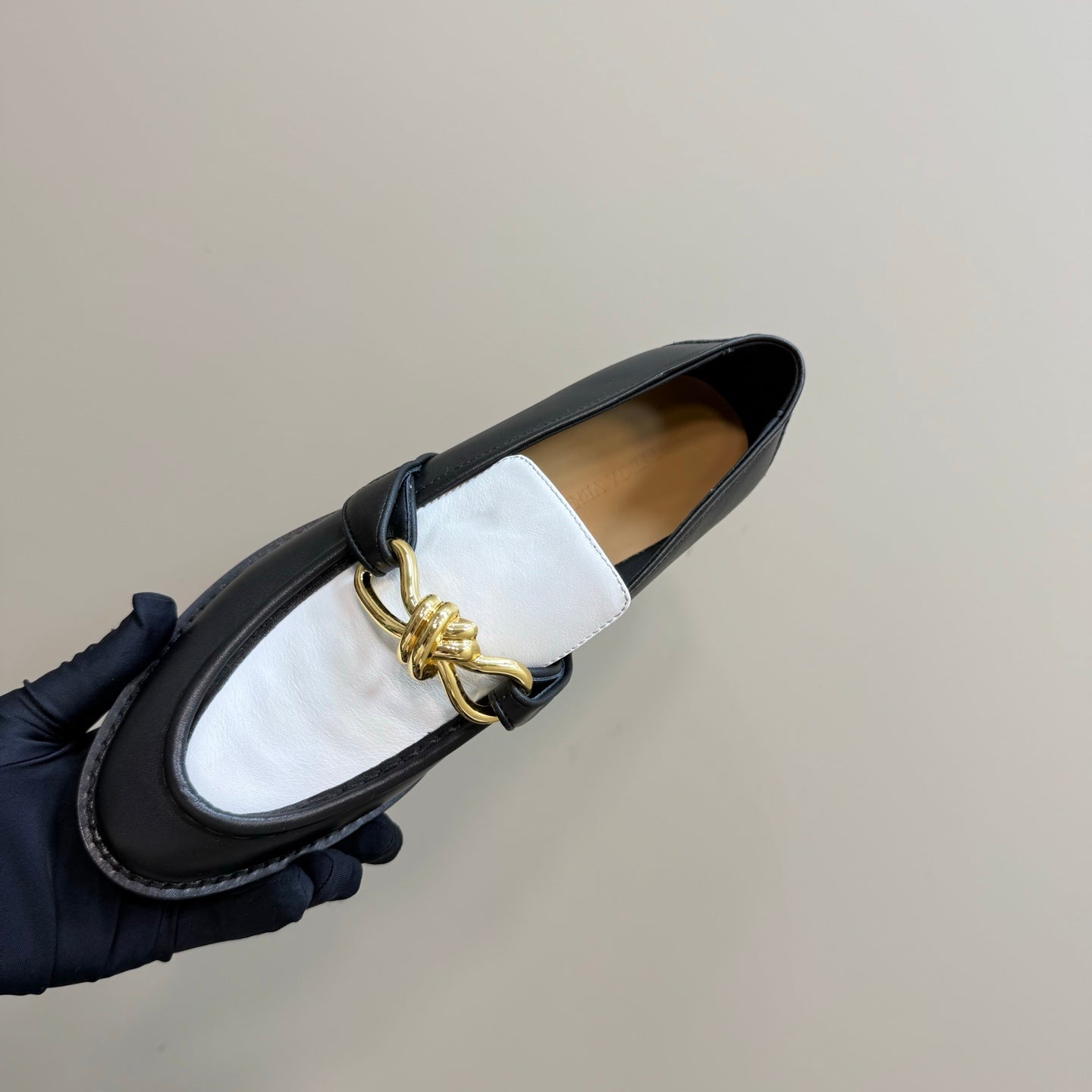 BOTTEGA VENETA ASTAIRE LOAFER IN WHITE MIX BLACK CALFSKIN WITH GOLD HARDWARE