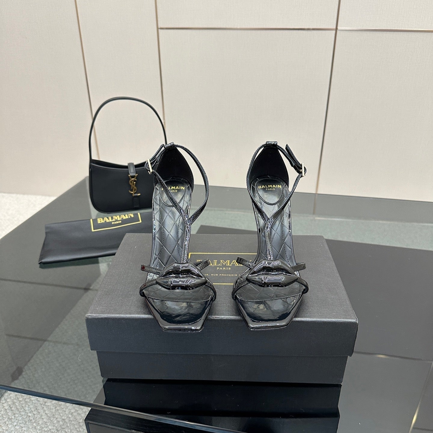 BALMAIN 25S LIPS SANDALS 10 IN BLACK CALFSKIN
