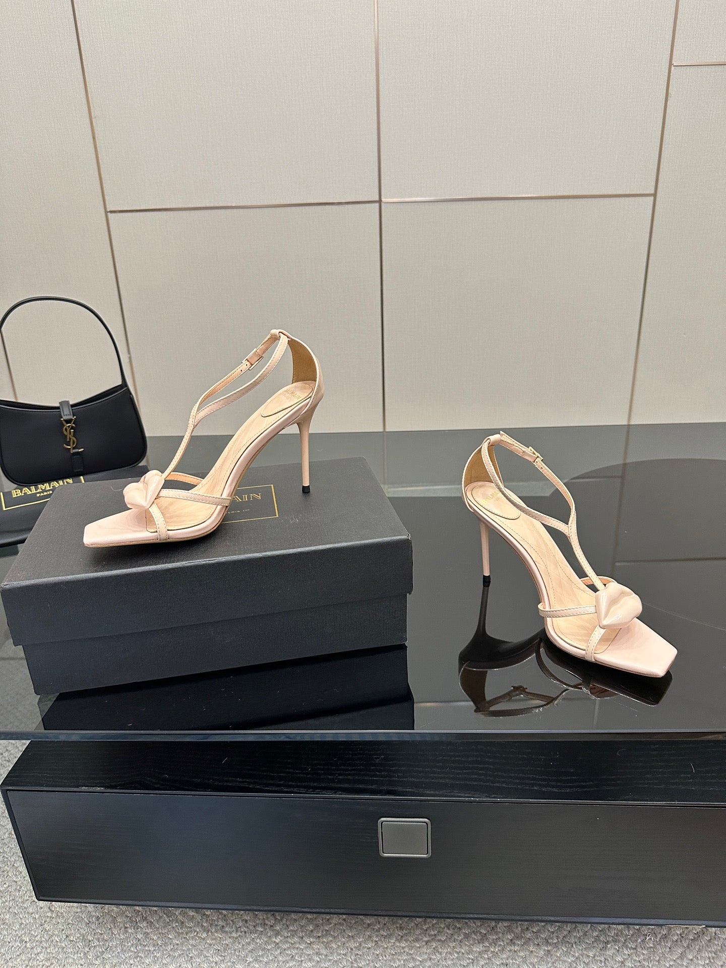 BALMAIN 25S LIPS SANDALS 10 IN BLUSH BEIGE CALFSKIN
